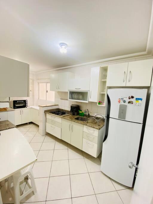 Apto A 100M Da Praia Central Balneário Camboriú エクステリア 写真